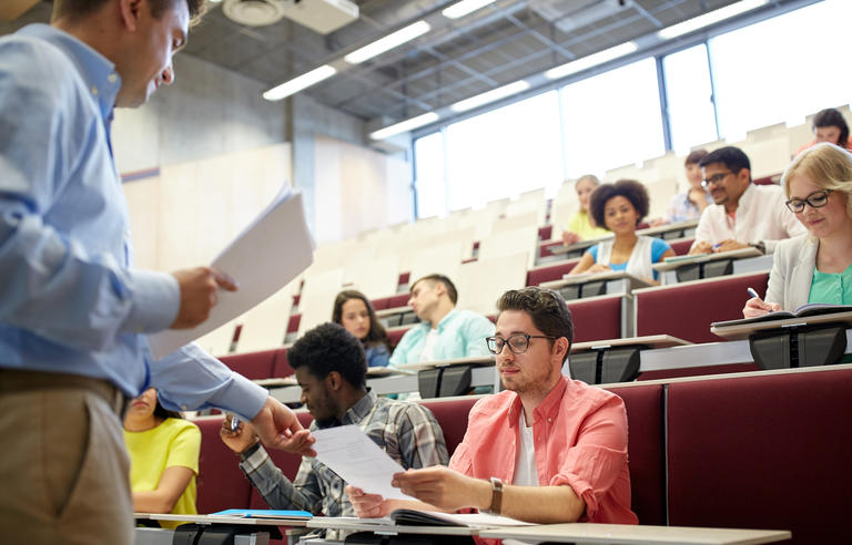 post secondary education equivalent france